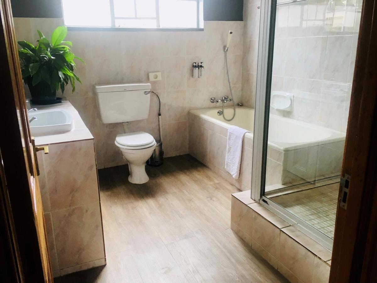 Melville Manor Guest House 约翰内斯堡 外观 照片